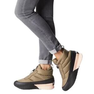 Sorel Out N About III Puffy Zip Boots Waterproof Sage Green Size 11